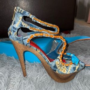 Minx Me Platform Heels w/purse